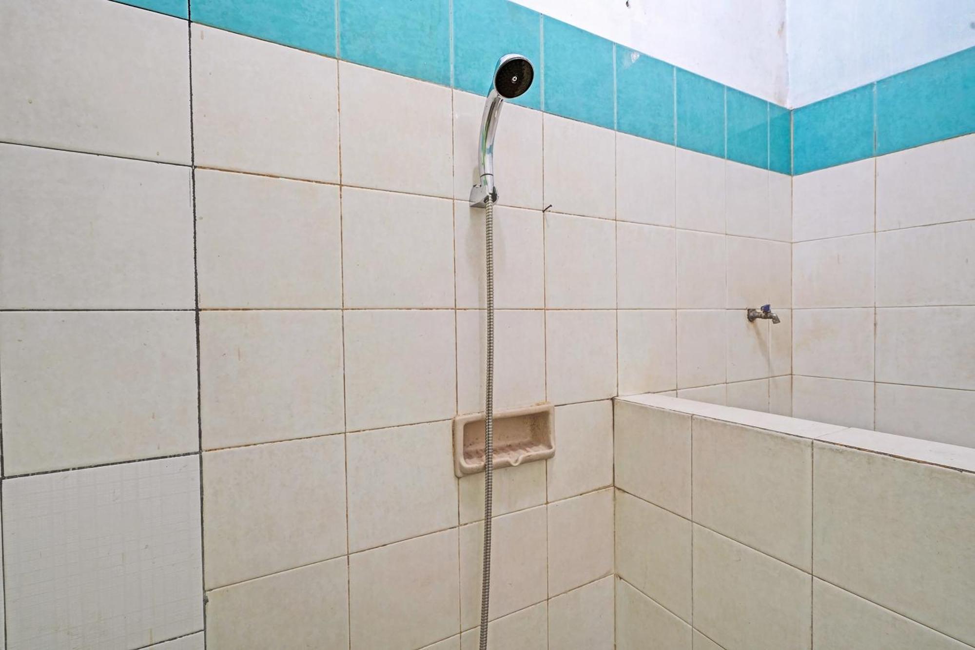 Oyo Life 92709 Kost Teras Cikapundung Syariah Hotel Bandung Ngoại thất bức ảnh